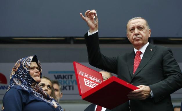 Eren Bülbül’ün annesine herkes içinde (mitingte) verilen evi kabul etmemesi doğru bir karar mıdır?