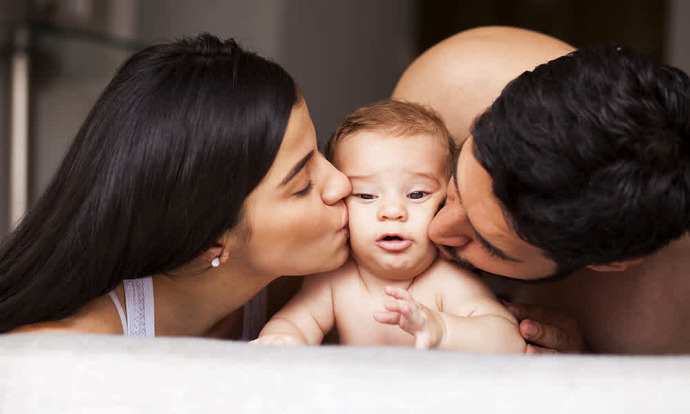 baby kiss öpücüğü vermek