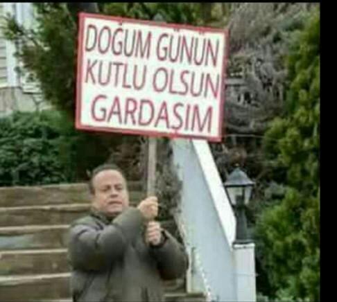 En güzel pasta benim olmalı çünkü bugün ben doğdum🎉! Paylaşalım mı doğum günü pastamı?