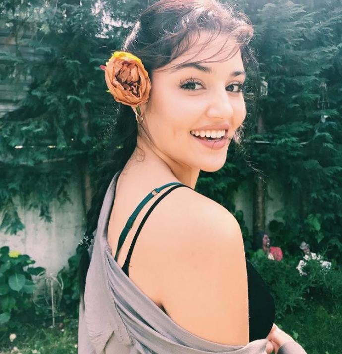Hande Erçel mi ablası Gamze Erçel mi daha güzel?