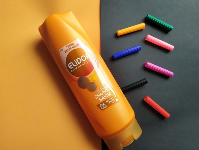 Düzleştirdikten sonra bozulan saçlar için serum bakım kremi