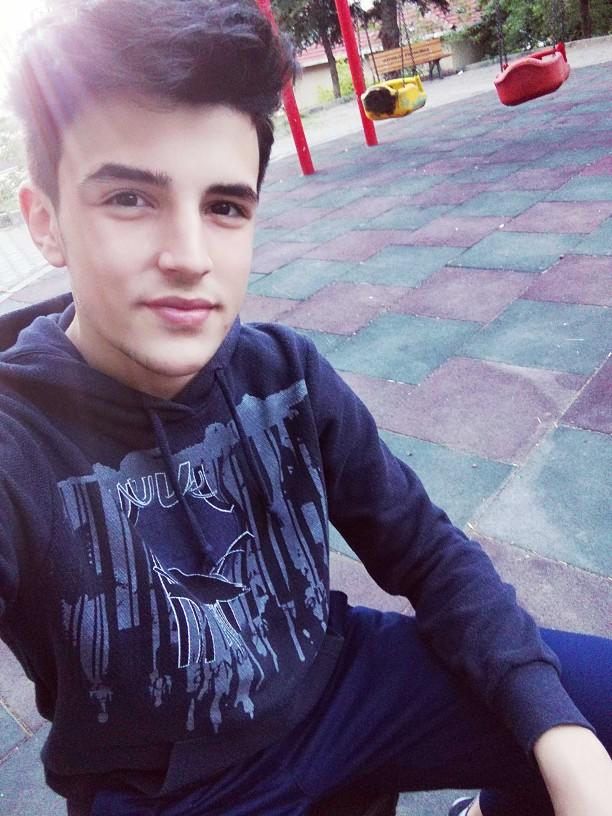 Bugün hem Dünya Selfie Günü hem de Yaz Gündönümü. Bu özel günde bol bol fotoğraf çekecek misiniz?