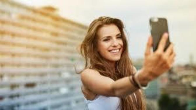 Bugün hem Dünya Selfie Günü hem de Yaz Gündönümü. Bu özel günde bol bol fotoğraf çekecek misiniz?