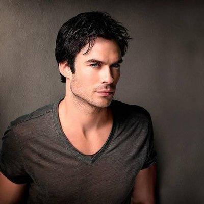Kızlar, Damon Salvatore Mi Edward Cullen Mı? Dünyanın En Yakışıklı 2 Vampiri Hangisi Daha Yakışıklı?