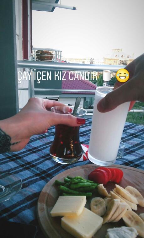 Çay içen kız'da ayrı güzel değil mi ya 🙏?