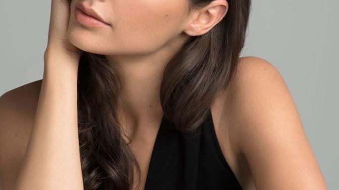 Gal Gadot mu daha güzel Alexandra Daddario mu?