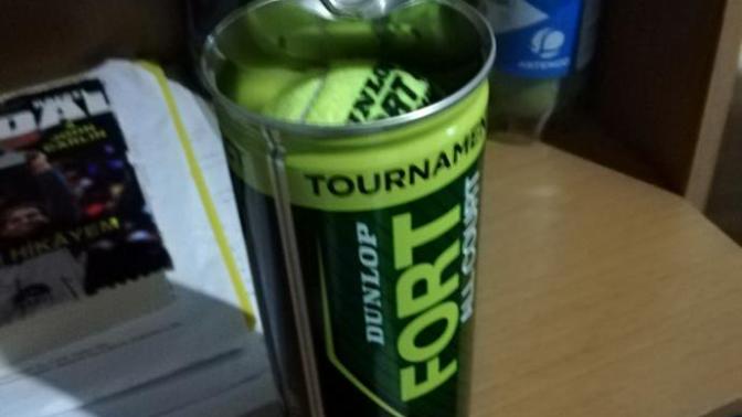 Yeni açılmış tenis topu kutusunun kokusunu biliyor musunuz?