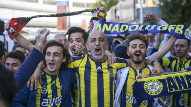 Türkiye'nin en büyük taraftar grubu sizce hangisi?