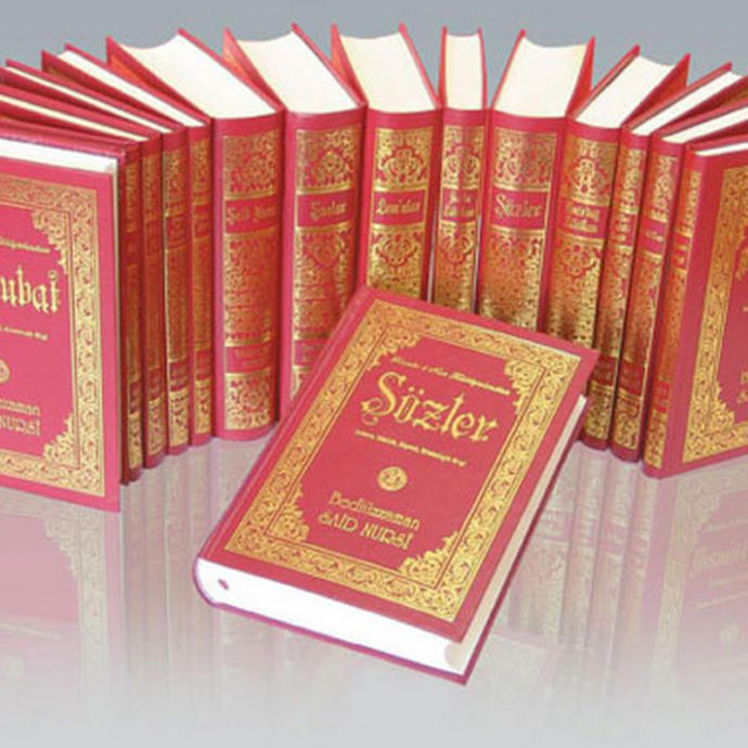 Herkesin yaşamını etkileyen bir kitap vardır, sizin kitaplık köşenizin olmazsa olmazı hangi kitaptır?