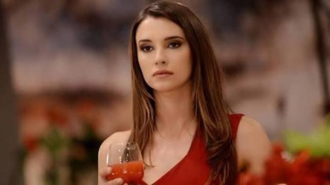 Leyla lydia Tuğutlu (Tatlı İntikam Pelin) çok güzel değil mi?