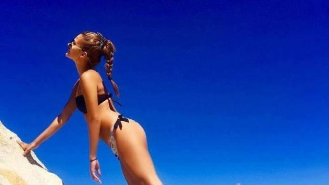 Bikini siyah mı olmalı beyaz mı?