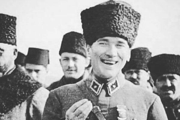 Türk erkeğini üç kelime ile nasıl betimlersiniz?