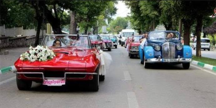 Trafiği tehlikeye attıklarını ve gereksiz bir eylem olduğunu düşünüyorum.