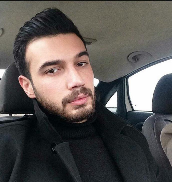 Arkadaşlar sizce Ali Akbar mı yoksa Özgür Şengün mü daha yakışıklı?
