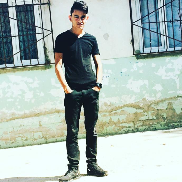 Sevgi ne demektir bedenemi aşık olmak gözlere mi tutulmak🙏?