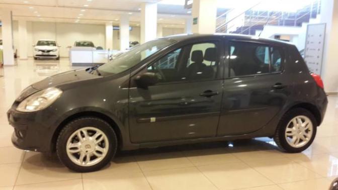 2005 ya da 2008 clio mu, 2004 model nissan micra mı? ikisi de 25 bin tl pazarlık yapmadık henüz?