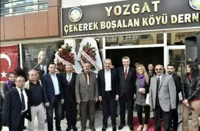:D :D :D * Orda  bir  köy var uzakta o köy bizim köyümüzdür dediginiz  bir  köyünüz var mı ?
