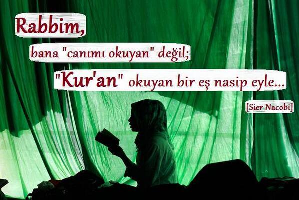 Kuran okuyan Eş