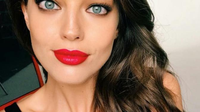 Emily Didonato olağanüstü bir güzellik değil mi ya?