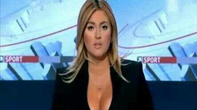 Göğüsleriniz büyük olsa bile göğüs dekolteli elbise giyer misiniz?