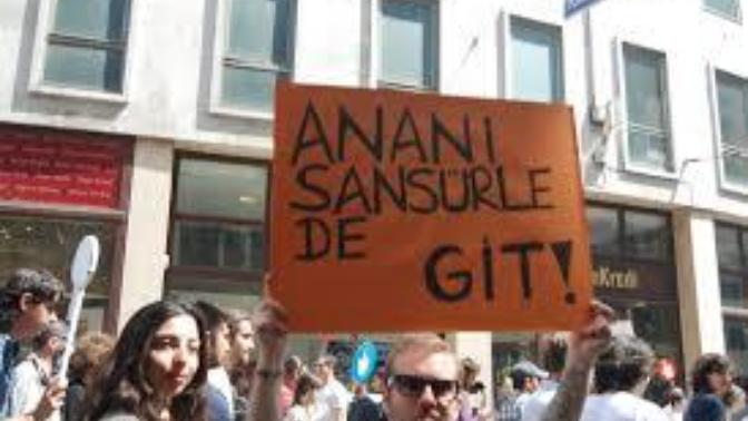 Pornolar sapıklıkları ve tecavuzleri artrdı. Sizce"pornoma dokunma" diyen zihniyet hangi zihniyet ve hangi kesim?
