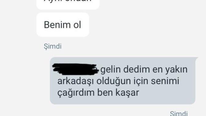  bir  yardımcı olurmusunuz? bu kız ne yapmaya çalışıyor?