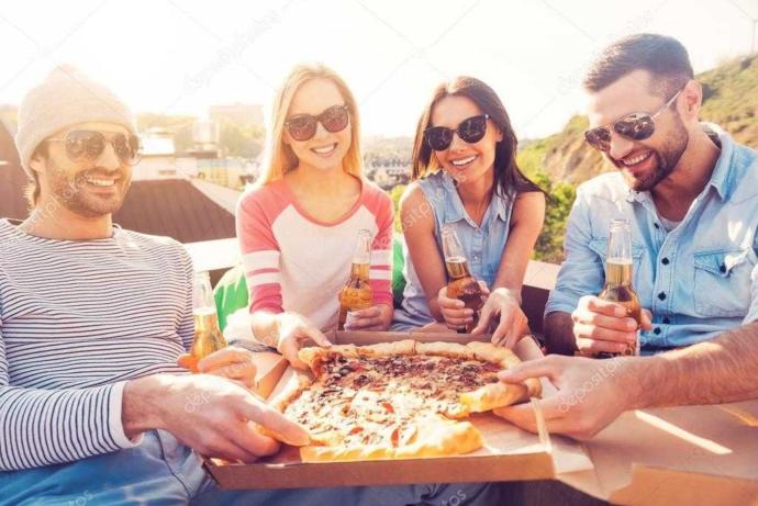 Sevgiliniz sizinle buluşacağı gün sizi ekip arkadaşları ile buluşmaya giderse tepkiniz ne olur?