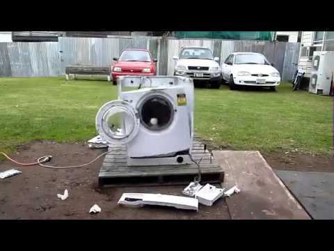 Çamaşır makinesine kaçan eşyalar nasıl çıkarılır?