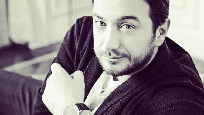 Onur büyüktopçu sizce gay mi?