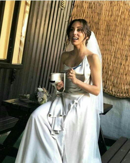 Öykü Karayel 'in gelinliğini beğendiniz mi?