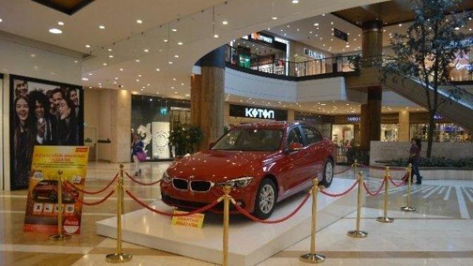 Avm'lerin içine arabaları nasıl sokuyorlar?