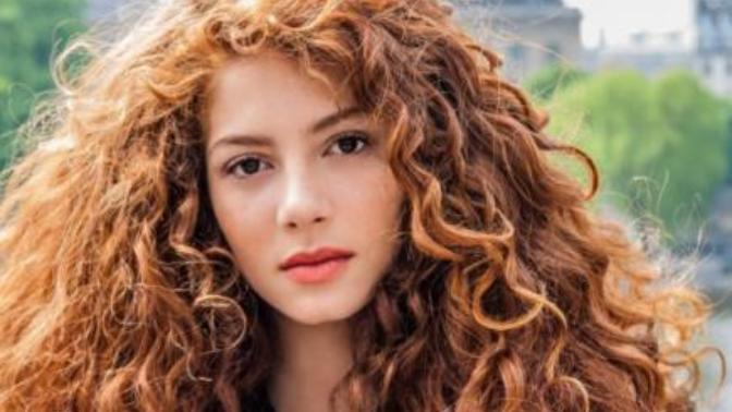 Kıvırcık saç için en iyi düzleştirici hangisidir?