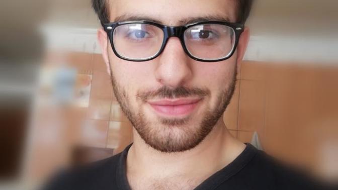 Gözlüklü insanlar nasıl fotoğraf çekiliyorlar?