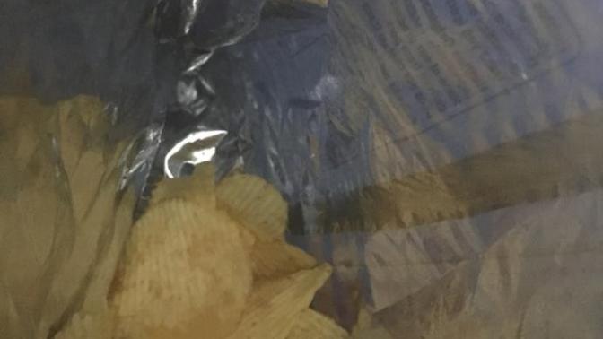CİPS BOŞ ÇIKTI aşırı ama aşırı dolandırıcı birşey bu bence ,3lü Doritos , Ruffels ve laysin paketini aldım rufles boş neden?