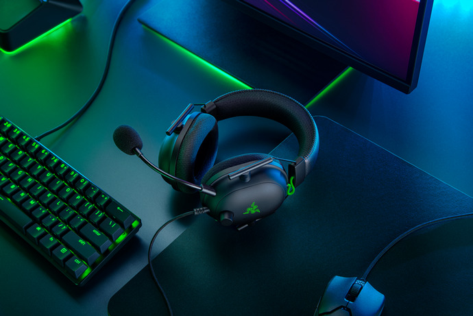 Bir gamer kendini oyun içinde hissedecek ise kesinlikle kulaklığı iyi olmalıdır.