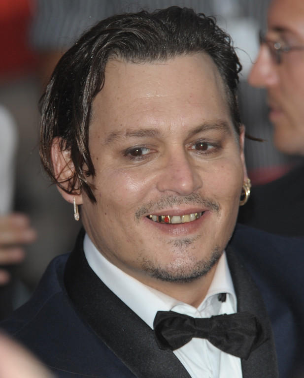 Johnny depp in dişleri hakkında?