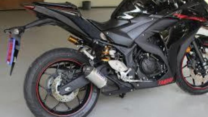 Kızlar, Yarış Motoru severmisiniz? Yamaha R25 Nasıl Resim Altta :) <3 ?