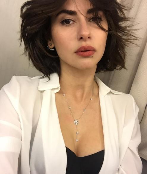 Nesrin Cavadzade sizce güzel bir kadın mı?