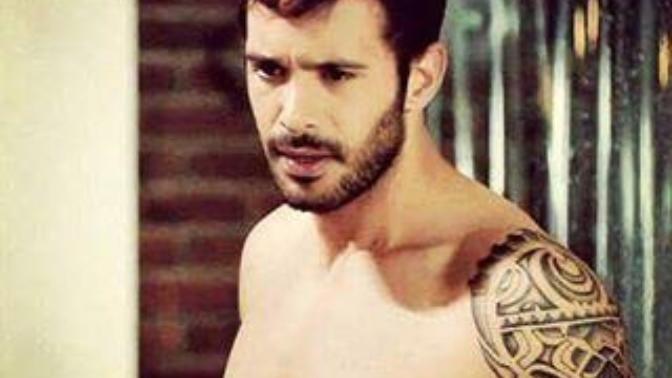 Kızlar, Burak Özçivit mi Barış Arduç mu? Hangisi Daha Yakışıklı?