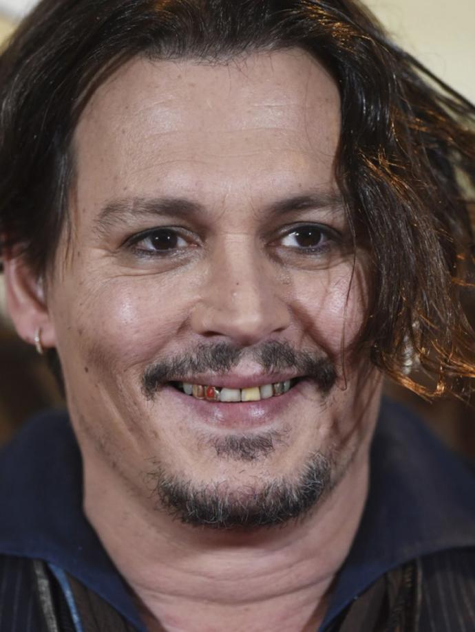 Johnny Depp in dişleri ne kadardır?