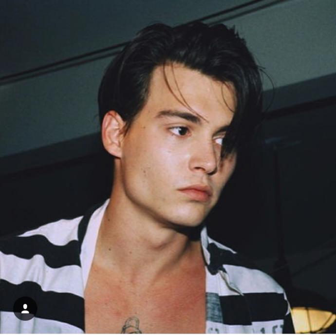 Johnny Depp'e bunu yapan hayat bize neler yapmaz gençler 🙄 Aranızda yaşlanmaktan korkan var mı?