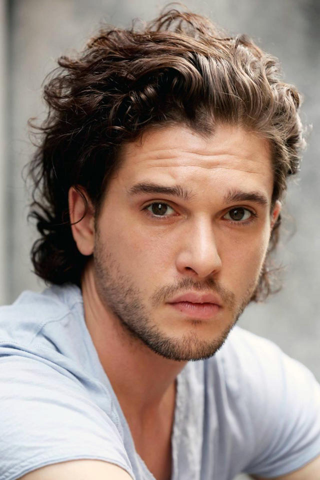 Kit Harrington sizce yakışıklı mı?