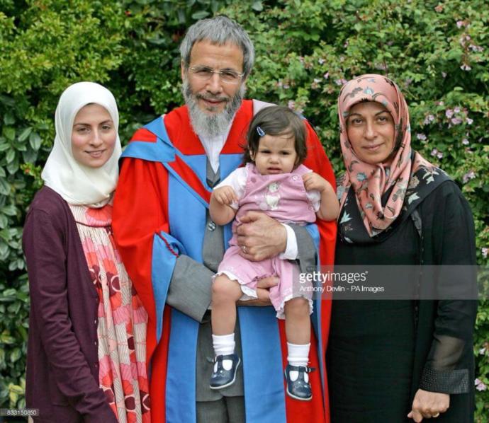İslamiyet batıdan gelse müslüman olacaktınız. Mesele İslam olunca bazıları neden bu kadar karaktersiz oluyorlar?