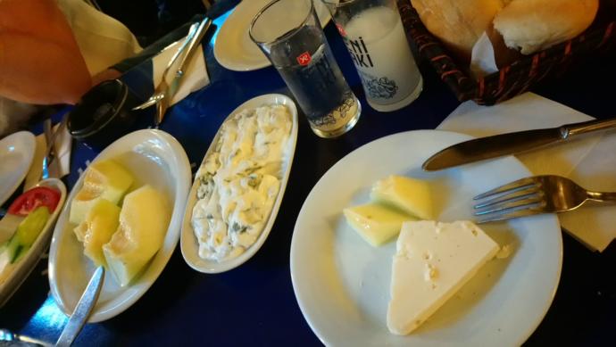 Alkol sever misiniz? İnsanı bazen çok rahatlatıyor.. Özellikle Jack Daniel's.. Sever misiniz?