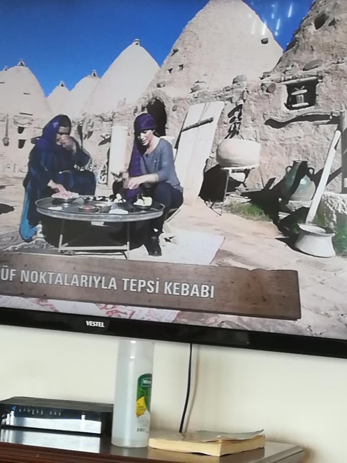 Urfa mardin antep malatya kadinlari nasil giyiniy?