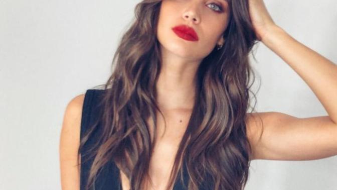 Sara Sampaio sizce güzel mi?