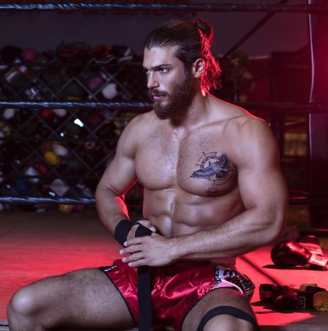 Can Yaman mı? Murat Boz mu?