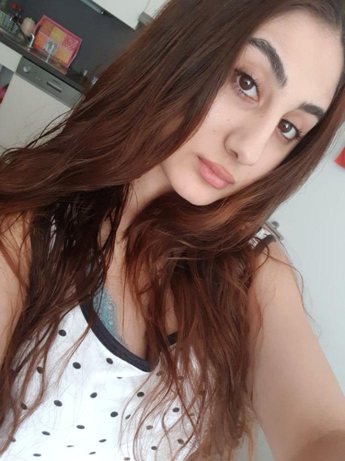 Makyajsız hali, makyajlı hali kadar güzel olan kız var mıdır?