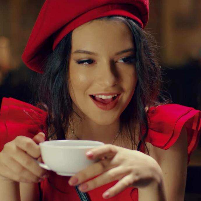 Hangi uzun boylu kız daha seksi sence?