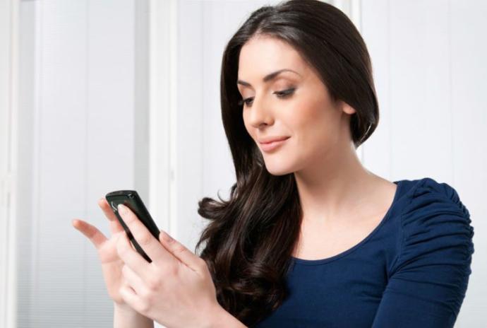 Biriyle konuştuktan sonra telefonu kapatmayı unutup açık unuttuğunuz oldu mu?